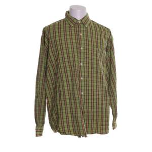 Säljer en flanellskjorta från sellpy som aldrig kom till användning. Är en S/M och plagget sitter lika fint som vilken oversized tröja som helst