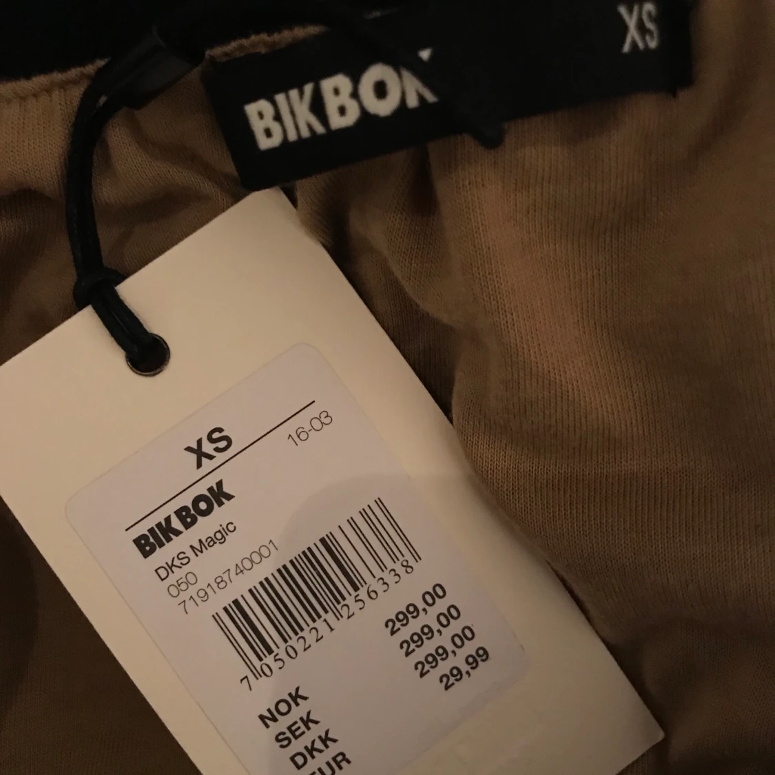 paljettkjol från bikbok - 91