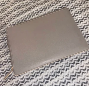 Helt nytt datorfodral - Säljer detta helt nya datorfodral i 13 tum, säljer då det inte kommit till användning!  Skriv privat för fler bilder 