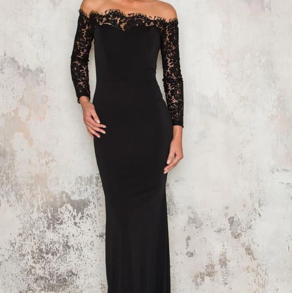 Festklänning använd endast en gång