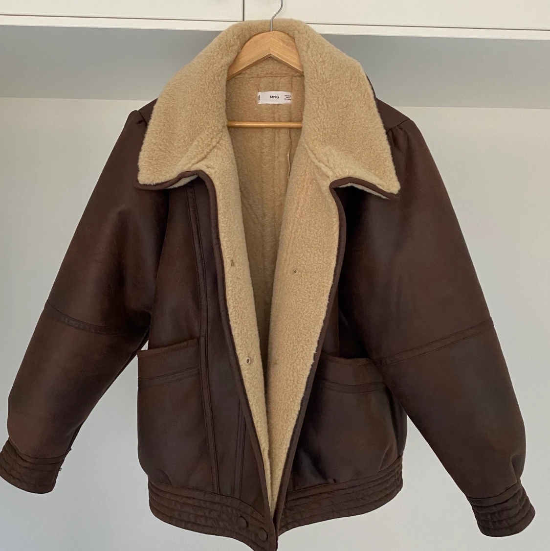 Retroinspirerad ”skinn”jacka NY - 90