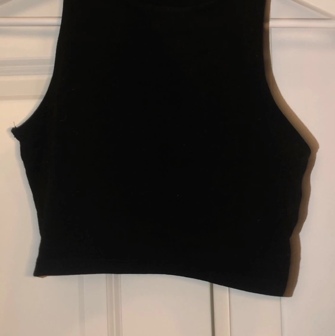 Svart crop top
