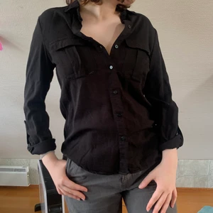 Söt skjorta - Säljer denna fina skjorta! Skriv vid intresse💗