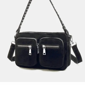 Noella väska - Säljer min Noella väska då den inte kommer till användning längre💕