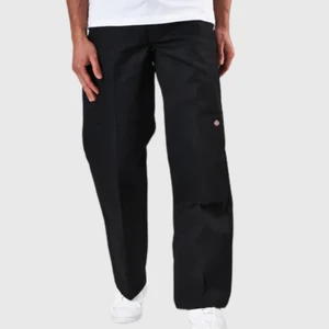 Dickies dubble knee  - Double Knee Work Pants Black - 30"/32" 600 kr plus ev. frakt (66 kr)  endast använda en gång, mycket oversized. 