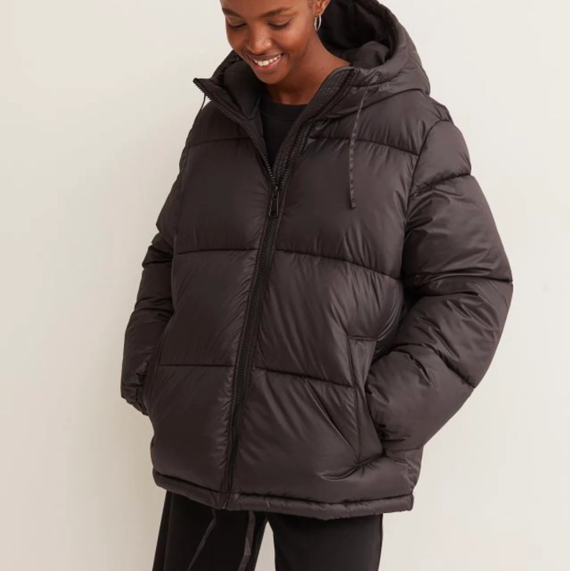 Svart puffer jacket  - 90