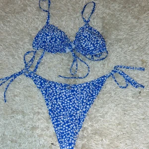 bikini under+överdel - bikini från shein, aldrig använd för den är förliten i överdelen för mig. Jag är en 75B/S. Köparen står för frakten! (frakten kan självklart diskuteras).                       DEN FINNS KVAR!