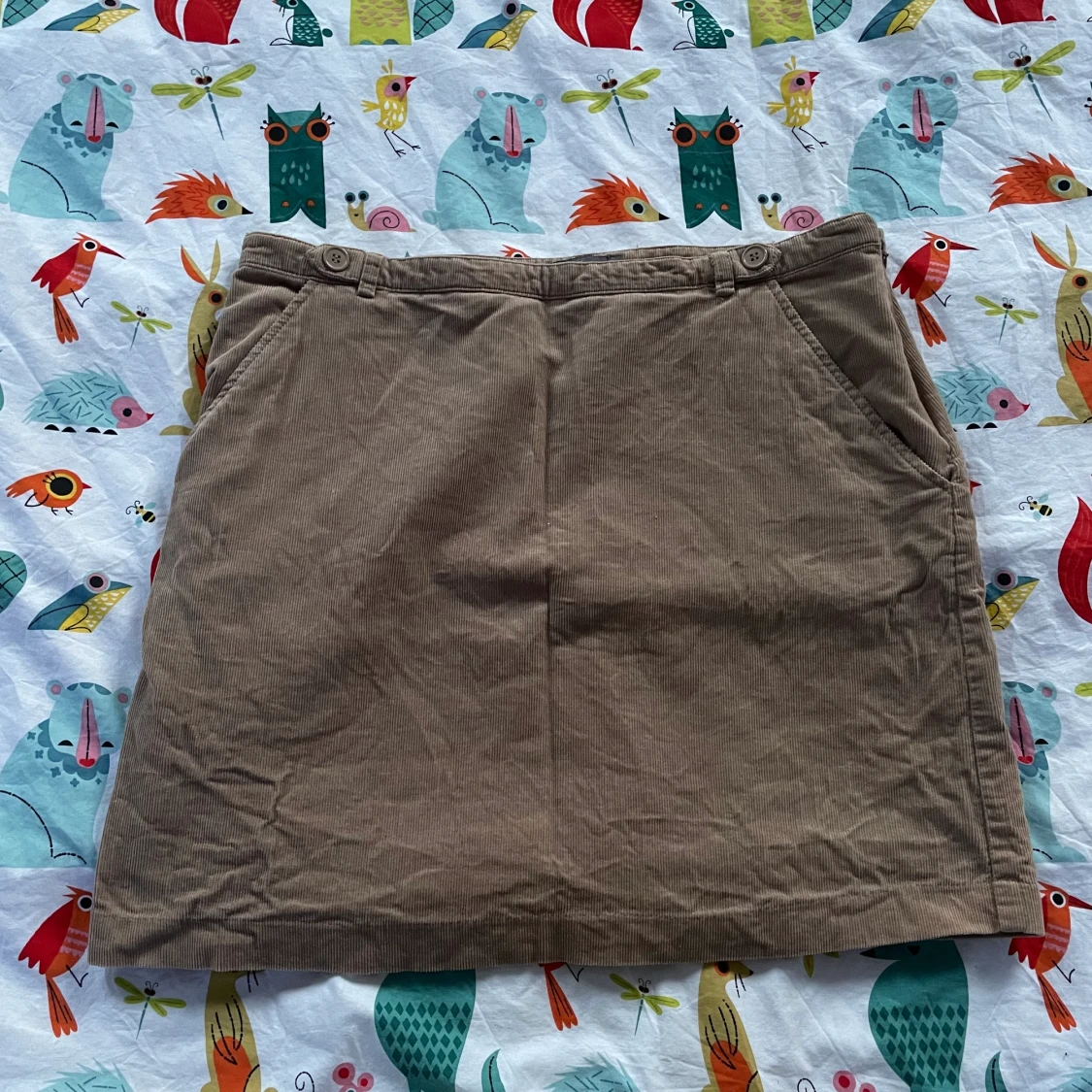 Biege manchesterkjol