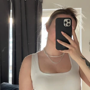 Linne  - Tjock linne från Zara. Använd 3 gånger. Väldigt stretchig och passar till allt! 