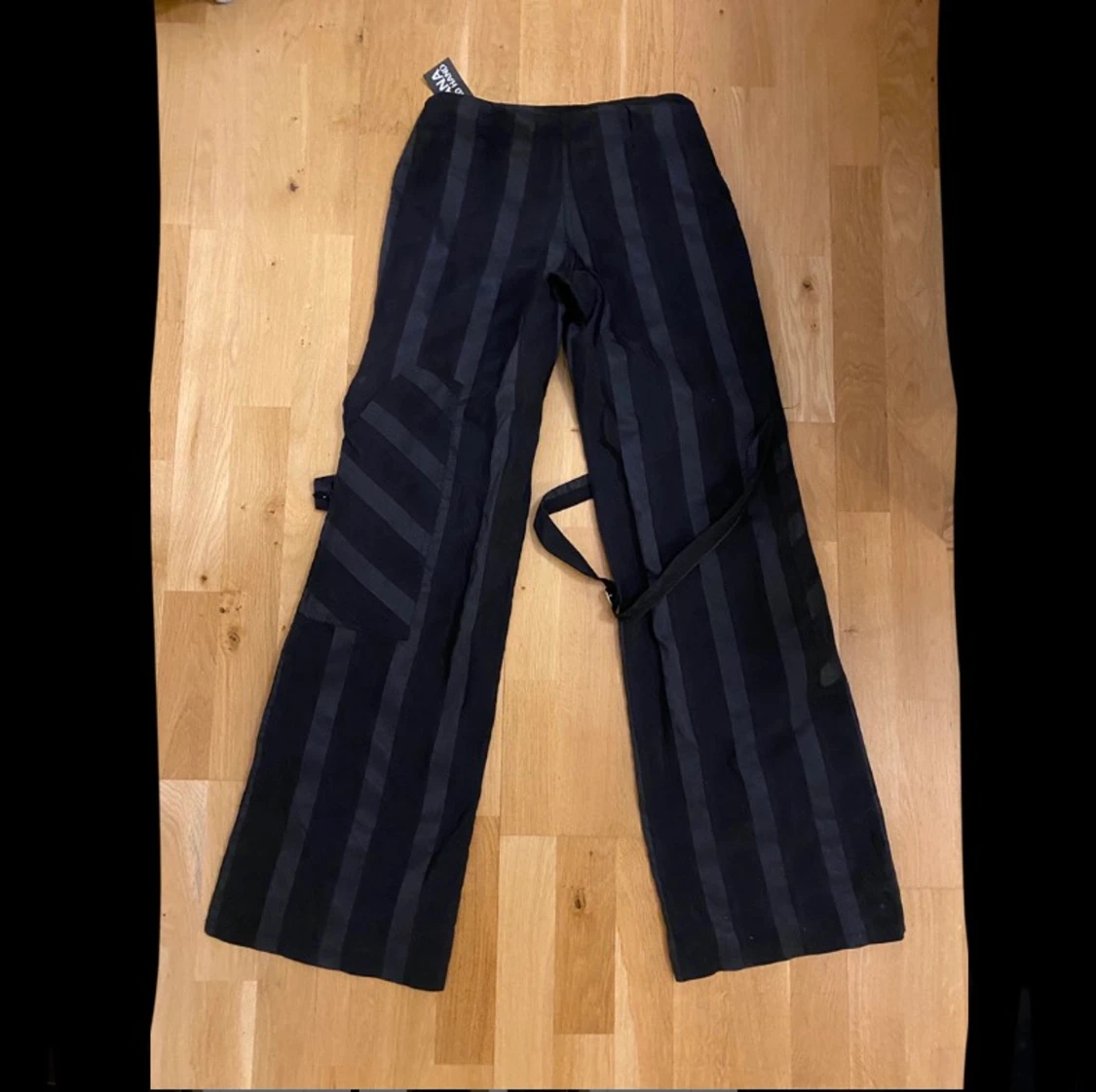 Svarta byxor  - 90