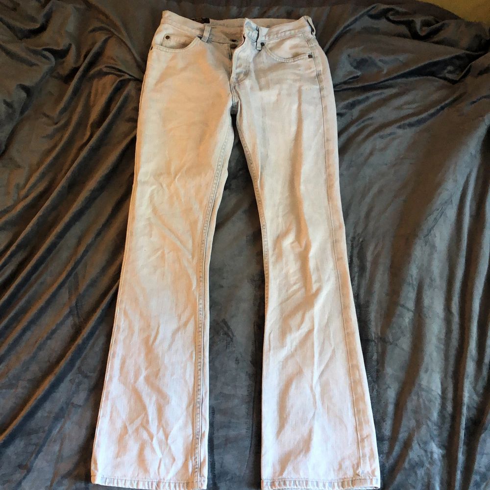 lågmidjade Lee jeans, aldrig använda ute, storlek 28/32. Jeans & Byxor.