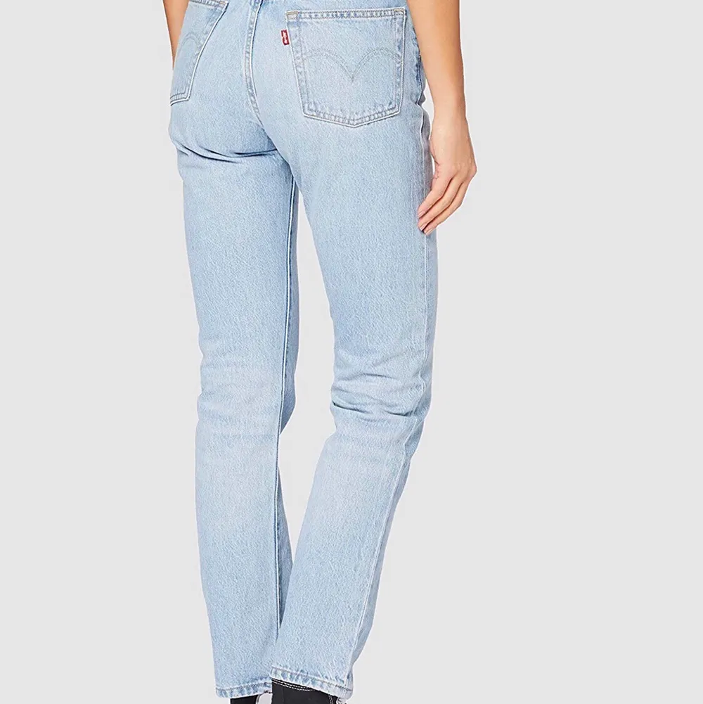 Väl använda Levis byxor, säljer då de blivit försmå . Jeans & Byxor.