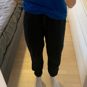 Jogging bukser - Sælger disse sorte joggingbukser fra H&M. De er i en str. XS-S. 
