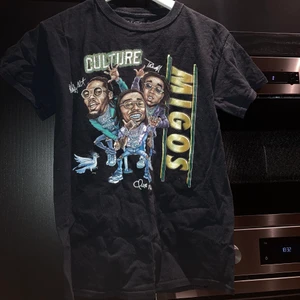 T-shirt migos  - T-shirt med migos tryck, köpt på smash 2019
