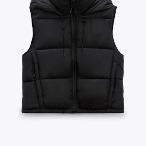 Väst - As fin väst, knappt använd, kom privat för fler bilder. Strl XS men passar även S