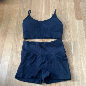 Set - Oanvänt set från shein. 