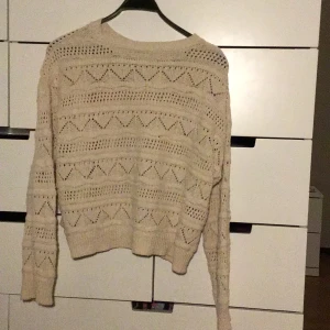 Stickadtröja - Coolbroderad/stickad tröja 