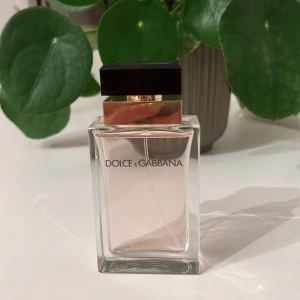 Dolce gabbana pour femme - 50ml EDP, äkta, använd 2 ggr, nästan hela finns kvar