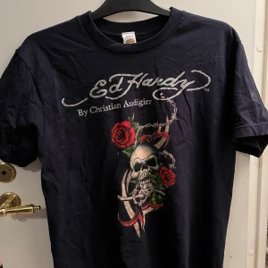 Ed hardy tisha - Storlek M näst intill oanvänd