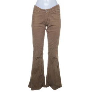 Manchesterbyxor - Svinsnygga lågmidjade byxor som tyvärr är för små för mig. Möts upp i Stockholm eller skickar mot fraktkostnad!