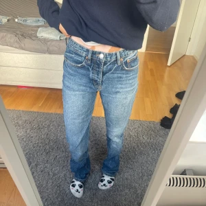ZARA JEANS (mid raise) stel 36 - Fina jeans i bra skick. 