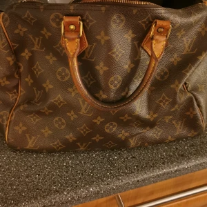 LV äkta väska - I bra skick 