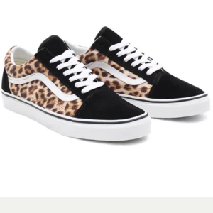 Leopard vans skor  - Säljer mina vans skor som är jätte fräscha, använda många gånger men ändå bra skick! Skriv priv för mer bilder❤️ord, pris 900 