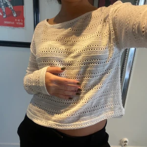 Vit topp - Fin vit topp, köpare står för frakt💕