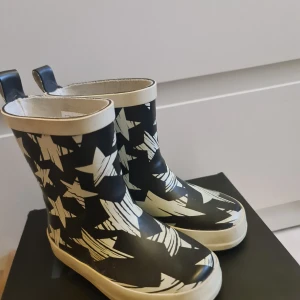 Trekmates rain boots size 23 - Used couple times only