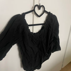 Svart off shoulder - Svart offscholder från brandy melville