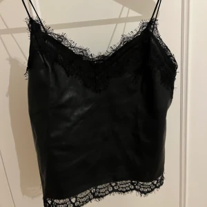 Svart spetslinne - Jättefint linne/topp🖤🖤