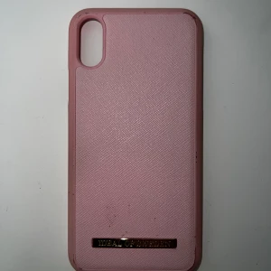 Ideal of Sweden skal - Väldigt fint skal från Ideal of Sweden passande till IPhone XS. Det är i använt men fint skick. Köpare står för frakten!
