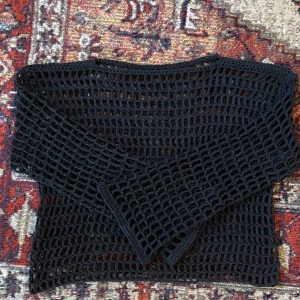 Virkad tröja - Virkad svart tröja i bomullsgarn! Kommer fler i framtiden