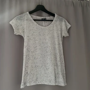 Genomskinlig t-shirt - Genomskinlig, tunn t-shirt 