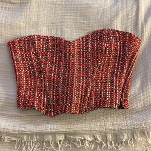 Zara bandeau  - Supersnygg bandeau från Zara, säljer då den tyvärr är för liten  