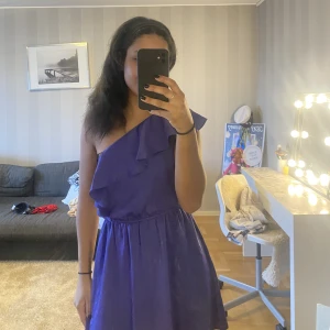 Lila söt klänning  - Storlek XS men passar mig som har S bra