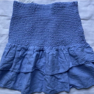 Mango kjol - Säljer denna super snygga kjol från mango!