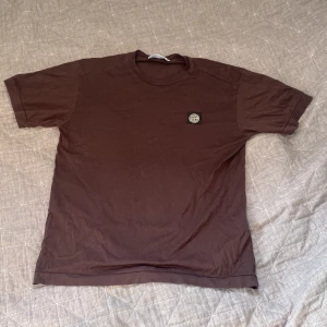 Ston island T-shirt  - Säljer min stone island T-shirt då den inte används. Skick  9/10 skriv vid intresse.