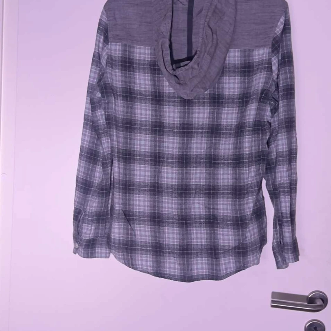 Skjorta med luva  - 90