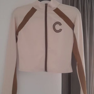 Snygg tröja - Bra skick✨sitter tight✨fråga om fler bilder✨