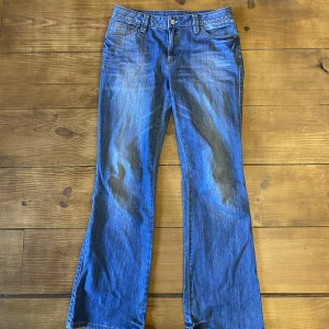 Jeans  - Secondhand jeans. Snygg blå tvätt. Säljer för att dem är för stora för mig. 