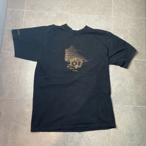Vintage tshirt - vintage t-shirt som aldrig kommit till användning för den är för liten. sydamerikanskt motiv. 7/10 skick då den är vintage