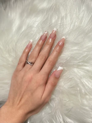 Naglar - Gör naglar för endast 250kr!