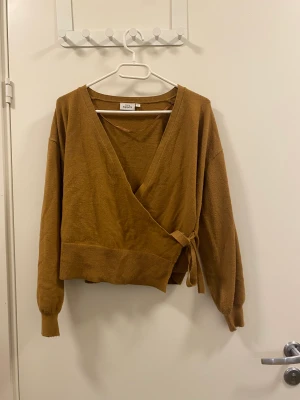 Brun tröja  - Brun tröja från Kappahl 