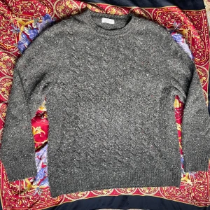 Valentino Stickad Tröja - Vintage Valentino Studio i ylle. Passar L/XL.  