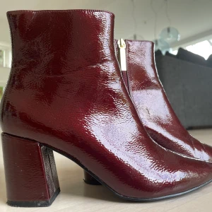 River island, Heeled boots  - Mycket bra skick höst klackar, originellt pris 699kr 