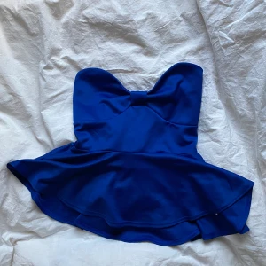 Blå topp💙 - Säljer denna super fina blåa topp💙 aldrig använd.