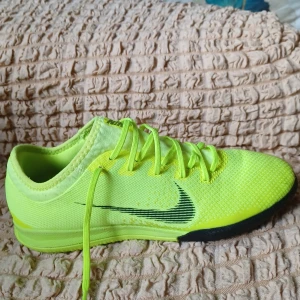 Football shoes  -  .