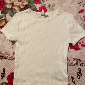 Hm - Skön att ha på Sig sitter perfekt 