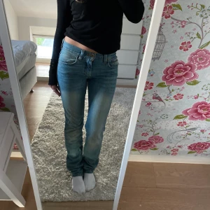 Levis 501 - Säljer dessa superfina Levis 501, superfint skick!😚priset går att diskutera, om fler intresserade aktiveras budgivningen!